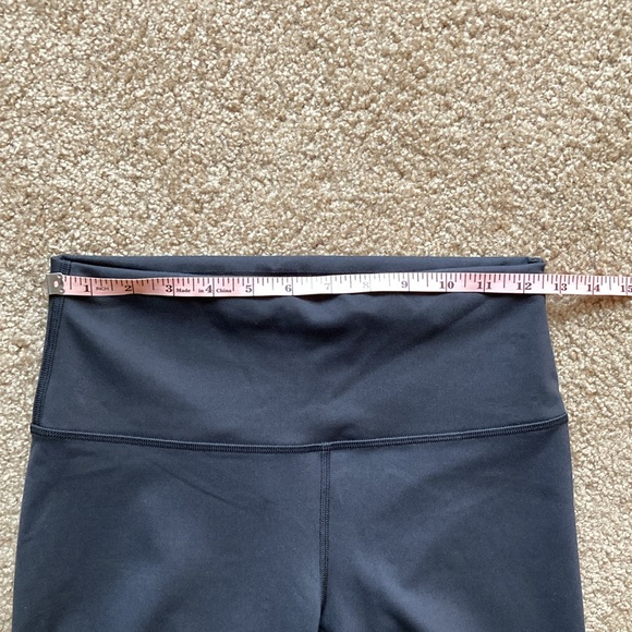 Lululemon black tights leggings size 8 - Picture 3 of 7